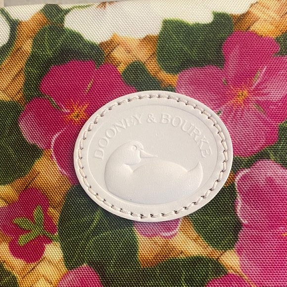 Dooney & Bourke Large Leisure Shopper Pink Floral Tote w/White Braided Handles - Picture 2 of 15